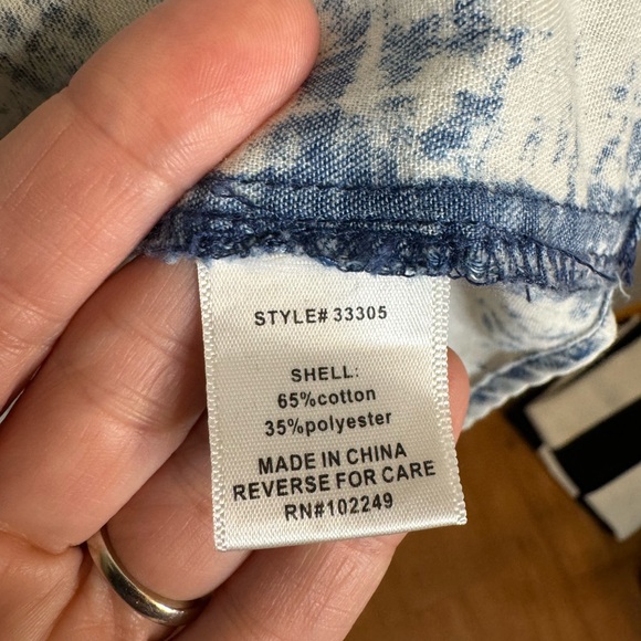 SKIES ARE BLUE Women’s Blue & White Collar Shirt ~ Size L - Picture 3 of 8